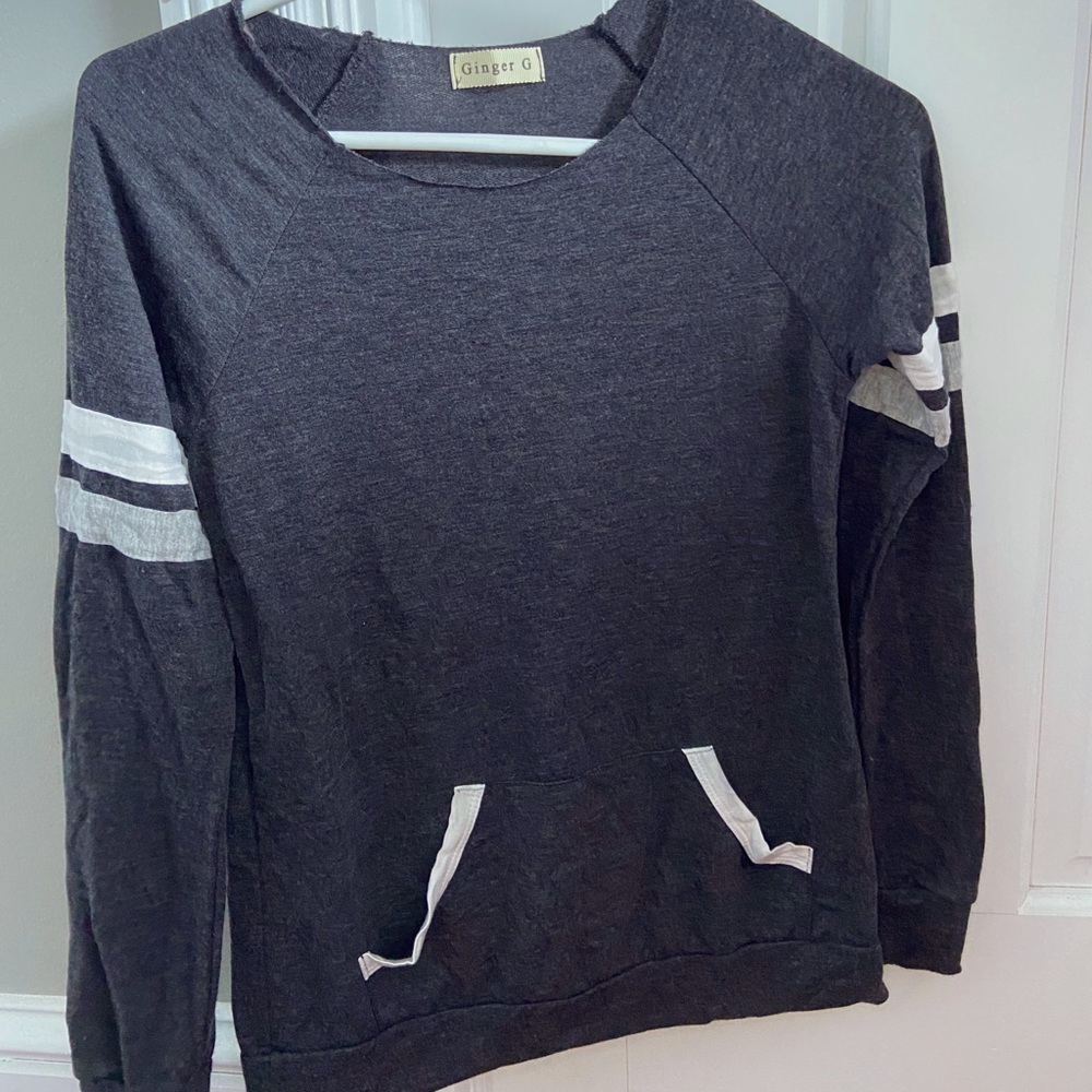 grey crewneck